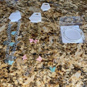 Selling pairs of necklaces with a pair of earrings